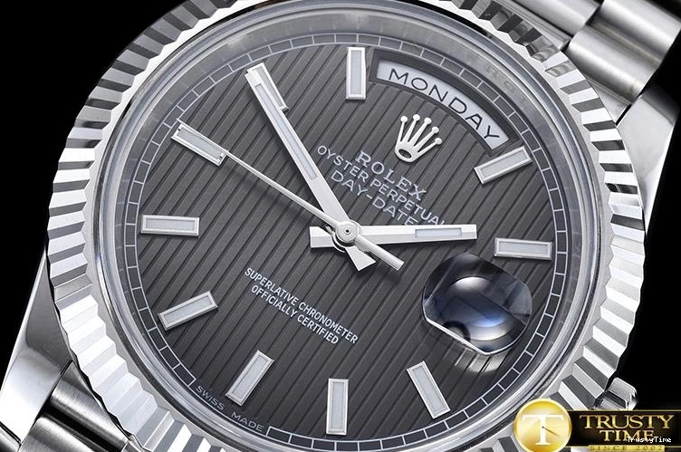 1026 RDD0202B – DayDate 40mm ModernLook 666